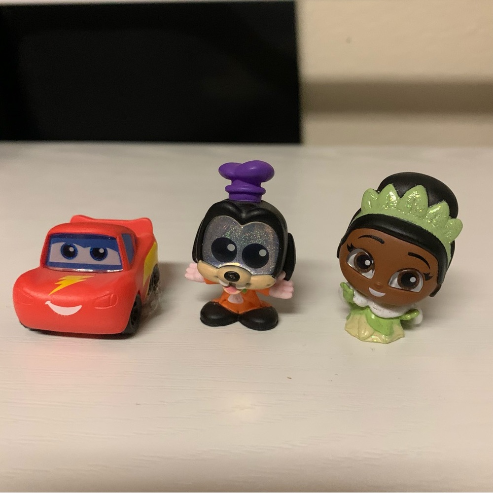 Disney Doorables Figure Set of 3 - Lighting McQueen, Goofy, & Princess Tiana